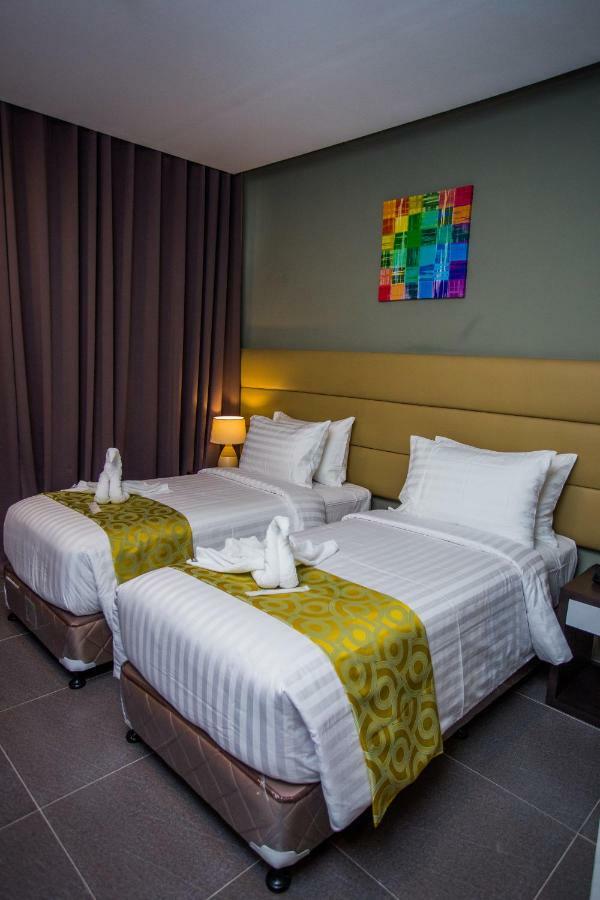 Hotel Costa Brava Tacloban Eksteriør bilde