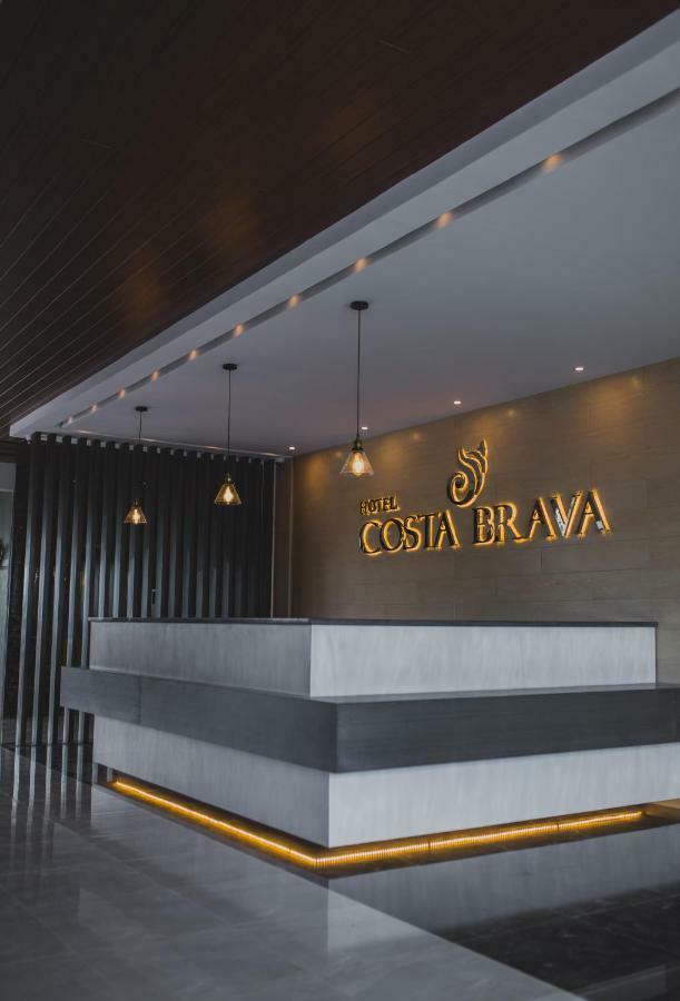 Hotel Costa Brava Tacloban Eksteriør bilde